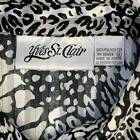 Yves St. Clair Button Down Blouse Black & White Animal Print | Size 8 - Picture 7 of 9